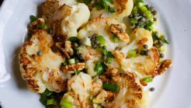 وصفات نايجل سلاتر لحم الغنم المشوي والباذنجان المهروس والقرنبيط والليمون ونبات الكبر |  طعام وصفات نايجل سلاتر لحم الغنم المشوي والباذنجان المهروس والقرنبيط والليمون ونبات الكبر |  طعام