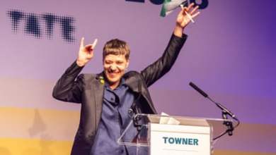 الفائزة بجائزة تيرنر جيسي دارلينج: “لقد كنت راقصة ومصممة ديكور ومهرج سيرك” |  جائزة تيرنر الفائزة بجائزة تيرنر جيسي دارلينج: “لقد كنت راقصة ومصممة ديكور ومهرج سيرك” |  جائزة تيرنر