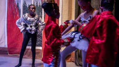 كسارة البندق في مركز الرقص في كينيا – مقال مصور |  كينيا كسارة البندق في مركز الرقص في كينيا – مقال مصور |  كينيا