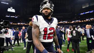 من رقم 1 إلى لا مكان: هل كان تريفور لورانس هو المسؤول عن فشل مباراة جاجز؟  |  جاكسونفيل جاغوار من رقم 1 إلى لا مكان: هل كان تريفور لورانس هو المسؤول عن فشل مباراة جاجز؟  |  جاكسونفيل جاغوار