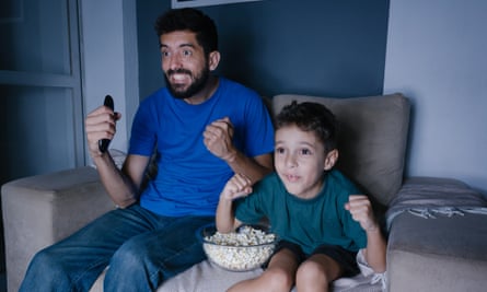 “كان لدينا صندوق خشبي صغير”: لماذا يمكن للتلفزيون أن يجعل (أو يفسد) استمتاعك بالأحداث الرياضية هذا الشتاء | أذكى من التلفاز الذكي “كان لدينا صندوق خشبي صغير”: لماذا يمكن للتلفزيون أن يجعل (أو يفسد) استمتاعك بالأحداث الرياضية هذا الشتاء | أذكى من التلفاز الذكي