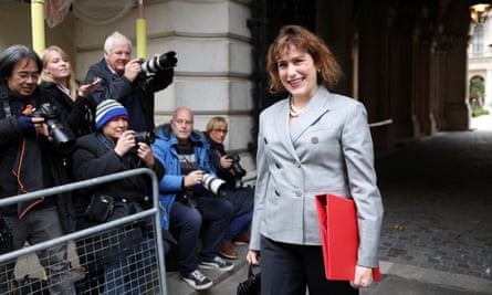 سيقول جيريمي هانت إن هيئة الخدمات الصحية الوطنية تعالج عددًا أقل من المرضى بأموال أكثر. من هو الخطأ في ذلك، أيها المستشار؟ | بولي توينبي سيقول جيريمي هانت إن هيئة الخدمات الصحية الوطنية تعالج عددًا أقل من المرضى بأموال أكثر. من هو الخطأ في ذلك، أيها المستشار؟ | بولي توينبي