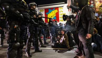 شرطة كاليفورنيا تقوم بتطهير حديقة الشعب التاريخية في عملية مفاجئة في منتصف الليل |  كاليفورنيا شرطة كاليفورنيا تقوم بتطهير حديقة الشعب التاريخية في عملية مفاجئة في منتصف الليل |  كاليفورنيا