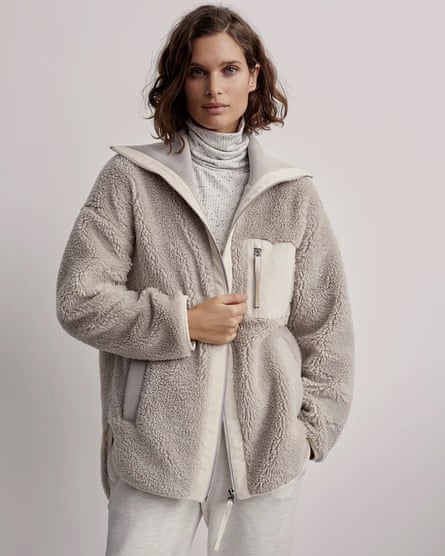 صوف جديد للحياة: النسيج الغامض المتواضع يصبح العنصر الأكثر رواجًا في الموضة |  موضة صوف جديد للحياة: النسيج الغامض المتواضع يصبح العنصر الأكثر رواجًا في الموضة |  موضة