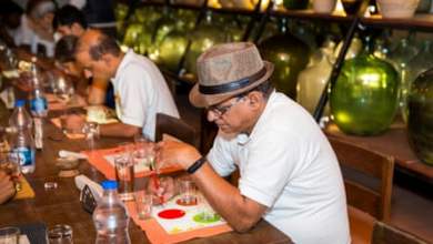 جوز الهند المخمر وفاكهة الكاجو: المشروبات الروحية القديمة التي تغذي طفرة الكحول الحرفية في الهند | الهند جوز الهند المخمر وفاكهة الكاجو: المشروبات الروحية القديمة التي تغذي طفرة الكحول الحرفية في الهند | الهند