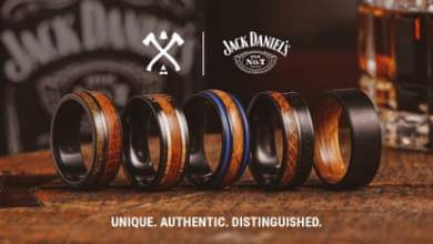 الهوبيت وجاك دانيال: هل يمكن أن تصبح خواتم الزفاف الرجالية “أكثر رجولة”؟  |  حفلات الزفاف الهوبيت وجاك دانيال: هل يمكن أن تصبح خواتم الزفاف الرجالية “أكثر رجولة”؟  |  حفلات الزفاف