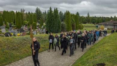 “لم يدرك الناس أن الجنازة يمكن أن تكون جميلة جدًا”: بولندا تجد طريقة جديدة للاحتفال بالحياة – والموت |  الموت والموت “لم يدرك الناس أن الجنازة يمكن أن تكون جميلة جدًا”: بولندا تجد طريقة جديدة للاحتفال بالحياة – والموت |  الموت والموت