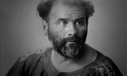 كلما نظرت لفترة أطول، كلما أصبحت أكثر قتامة: إعادة تقييم القبلة لغوستاف كليمت |  فن كلما نظرت لفترة أطول، كلما أصبحت أكثر قتامة: إعادة تقييم القبلة لغوستاف كليمت |  فن