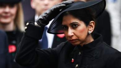 لقد أثبتت سويلا برافرمان أن الإسلاموفوبيا ليست بعيدة عن السطح في بريطانيا |  نسرين مالك لقد أثبتت سويلا برافرمان أن الإسلاموفوبيا ليست بعيدة عن السطح في بريطانيا |  نسرين مالك