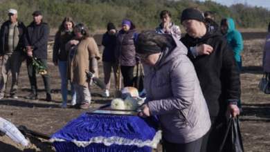 الخيانة والخيانة والحزن في القرية الأوكرانية التي دمرتها الضربة الصاروخية الروسية |  أوكرانيا الخيانة والخيانة والحزن في القرية الأوكرانية التي دمرتها الضربة الصاروخية الروسية |  أوكرانيا