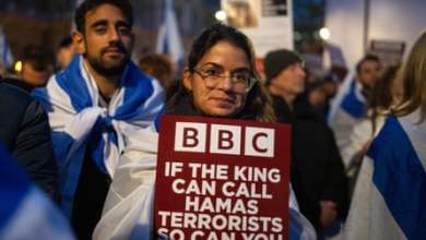 إن الضجة التي أثيرت حول تغطية بي بي سي لإسرائيل وغزة تظهر مدى القوة والاستقلالية التي يجب أن تكون عليها |  بات يونج إن الضجة التي أثيرت حول تغطية بي بي سي لإسرائيل وغزة تظهر مدى القوة والاستقلالية التي يجب أن تكون عليها |  بات يونج