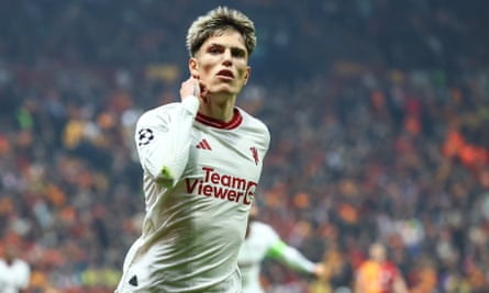 أونانا يوفر سفينة مانشستر يونايتد للفوضى في سفينة القراصنة في حالة سكر | مانشستر يونايتد أونانا يوفر سفينة مانشستر يونايتد للفوضى في سفينة القراصنة في حالة سكر | مانشستر يونايتد