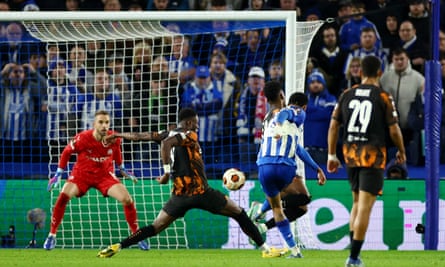 جواو بيدرو يسجل متأخرا ليغرق مرسيليا ويضع برايتون في دور الـ16 |  الدوري الاوروبي جواو بيدرو يسجل متأخرا ليغرق مرسيليا ويضع برايتون في دور الـ16 |  الدوري الاوروبي