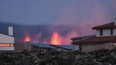 “قد تنتهي هذه المدينة”: يواجه سكان غريندافيك مستقبلًا غامضًا بعد ثوران البركان مرة أخرى |  أيسلندا “قد تنتهي هذه المدينة”: يواجه سكان غريندافيك مستقبلًا غامضًا بعد ثوران البركان مرة أخرى |  أيسلندا