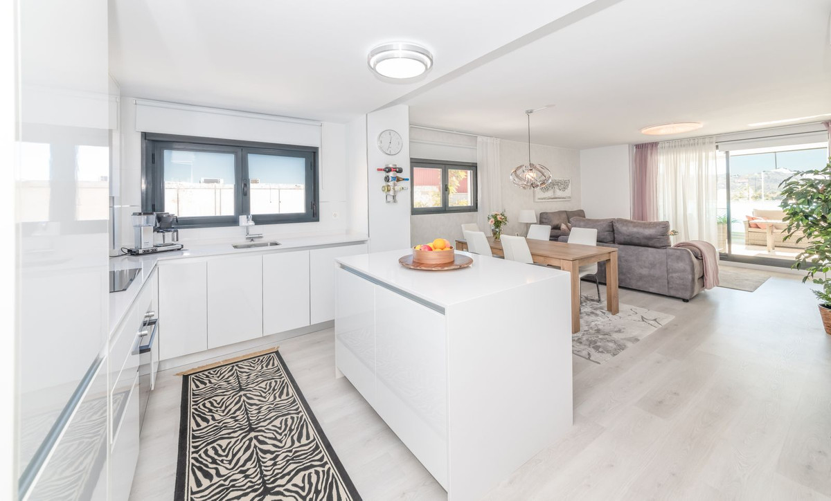 R4189273 Málaga Málaga, Costa del Sol, Las Lagunas R4189273 Málaga Málaga, Costa del Sol, Las Lagunas