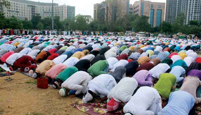 ভারতে গুরুগ্রামের ৮ জায়গায় জুমার নামাজের অনুমতি বাতিল করল হিন্দুত্ববাদী প্রশাসন ভারতে গুরুগ্রামের ৮ জায়গায় জুমার নামাজের অনুমতি বাতিল করল হিন্দুত্ববাদী প্রশাসন