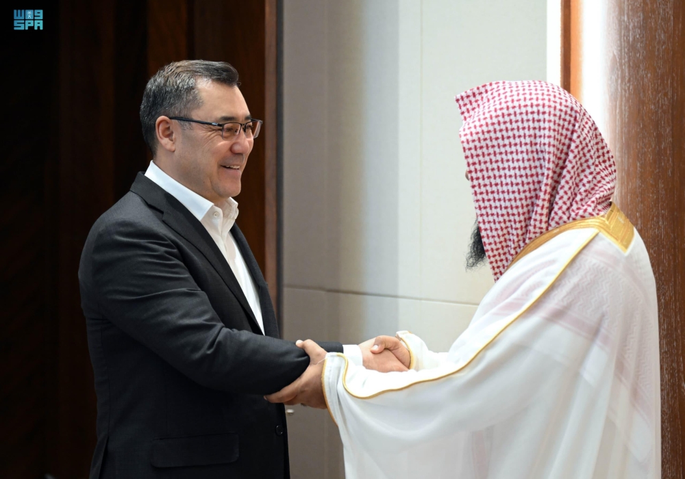 أشاد بجهود خدمة الإسلام.. رئيس قيرغيزستان يستقبل إمام الحرم النبوي أشاد بجهود خدمة الإسلام.. رئيس قيرغيزستان يستقبل إمام الحرم النبوي