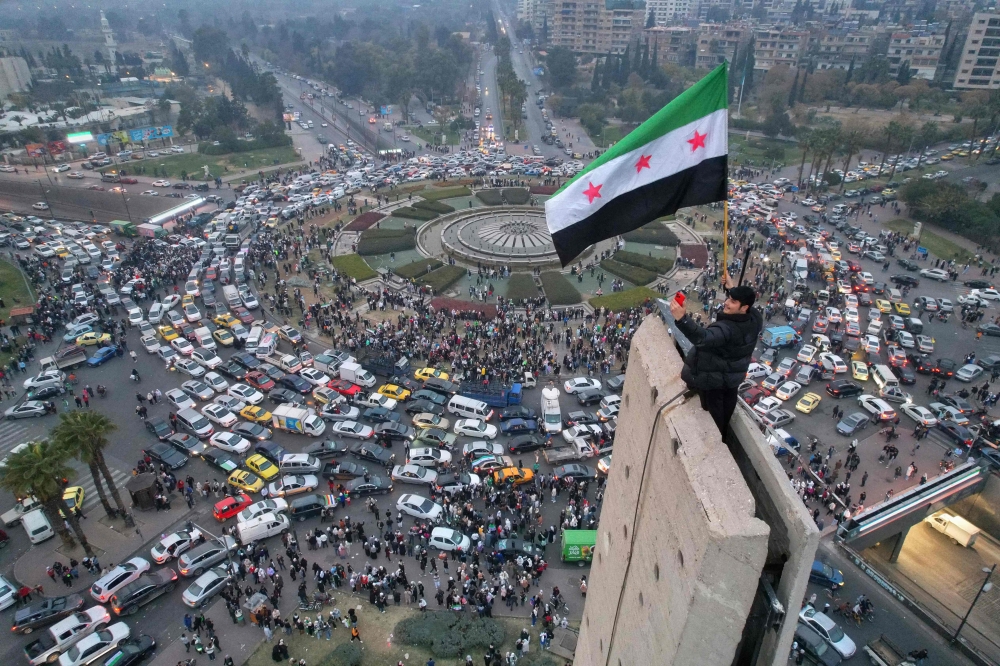 وزير الخارجية يصل الأردن للمشاركة في الاجتماع العربي بشأن سوريا وزير الخارجية يصل الأردن للمشاركة في الاجتماع العربي بشأن سوريا