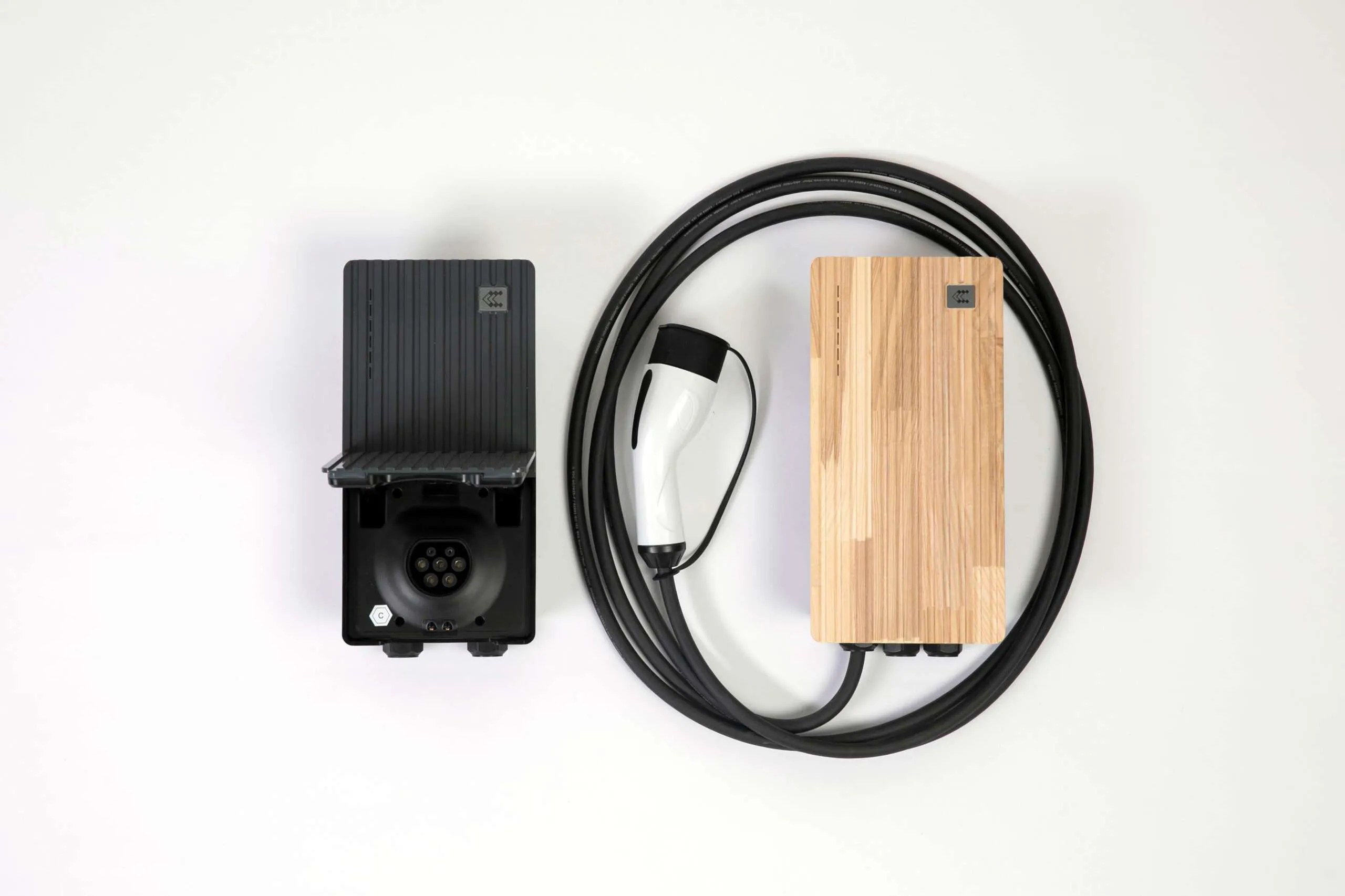 TeltoCharge punjač električnih vozila EV Utičnica Cable 7.4 kW (32A / 1-phase) ETH/WiFi/BT EVC1010P1000 – sa kablom