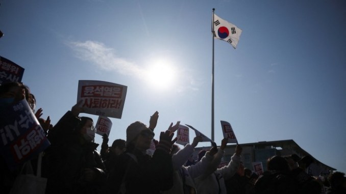 South Korea’s crisis reflects a deep political divide South Korea’s crisis reflects a deep political divide