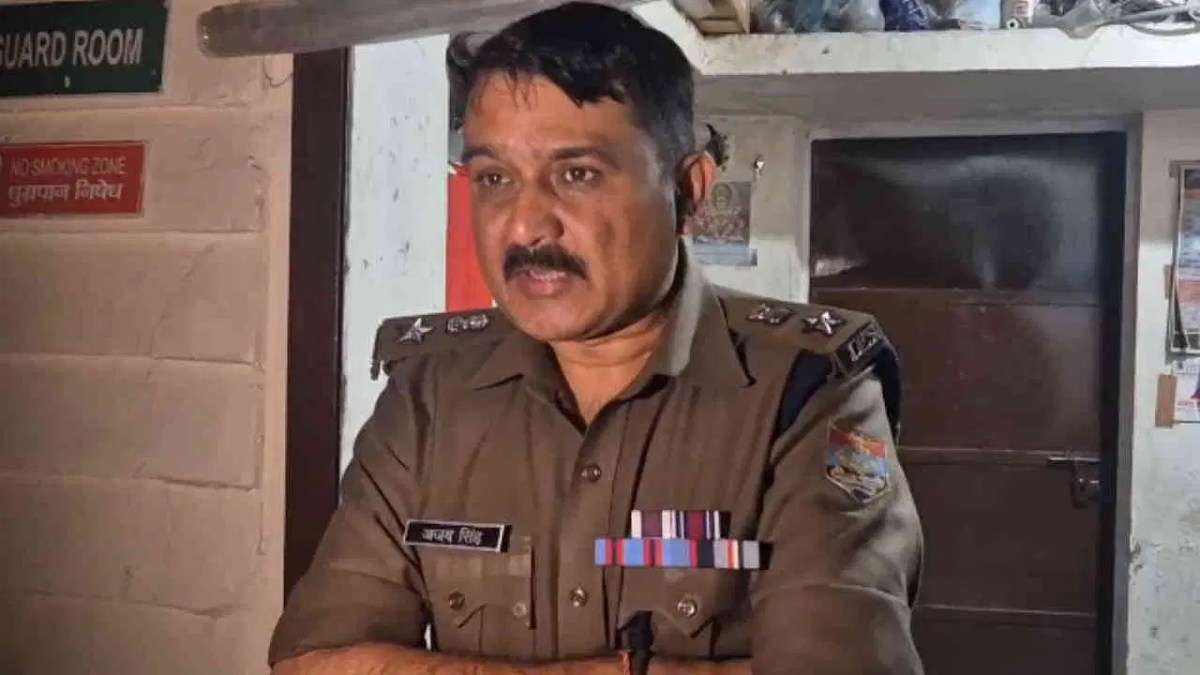 Uttarakhand News: दिल्ली के गैंग से जुड़े हैं बांग्लादेशियों के तार, भारत लाने वालों की तलाश में जुटी पुलिस Uttarakhand News: दिल्ली के गैंग से जुड़े हैं बांग्लादेशियों के तार, भारत लाने वालों की तलाश में जुटी पुलिस