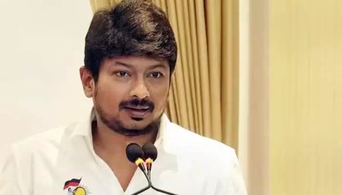 కొత్త సీఎంకు ఉదయనిధి షాక్: 'మీరు సీఎం కావచ్చు, కానీ సీనియర్ను నేనే!' - తమిళ రాజకీయాల్లో ప్రకంపనలు కొత్త సీఎంకు ఉదయనిధి షాక్: 'మీరు సీఎం కావచ్చు, కానీ సీనియర్ను నేనే!' - తమిళ రాజకీయాల్లో ప్రకంపనలు