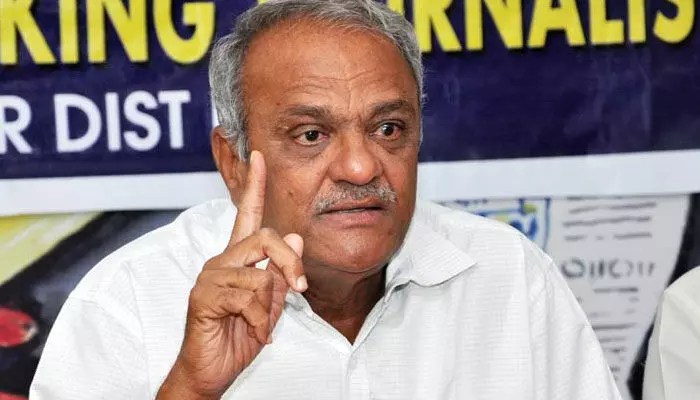 సినీ నటులపై CPI నారాయణ సంచలన వ్యాఖ్యలు సినీ నటులపై CPI నారాయణ సంచలన వ్యాఖ్యలు