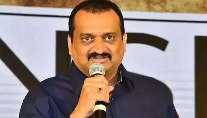 వాళ్ళను కూడా ఇండస్ట్రీ నుంచి బ్యాన్ చేయాలి.. బండ్ల గణేష్ సంచలన ట్వీట్ వాళ్ళను కూడా ఇండస్ట్రీ నుంచి బ్యాన్ చేయాలి.. బండ్ల గణేష్ సంచలన ట్వీట్