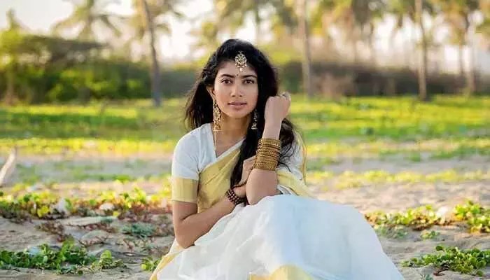 కల్కి 2: ప్రభాస్ సరసన సాయి పల్లవి ఫిక్స్! దీపికాకు షాక్ ఇచ్చిన మేకర్స్! వైరల్ న్యూస్! కల్కి 2: ప్రభాస్ సరసన సాయి పల్లవి ఫిక్స్! దీపికాకు షాక్ ఇచ్చిన మేకర్స్! వైరల్ న్యూస్!
