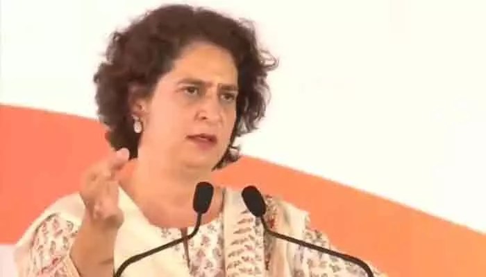 రామమందిర విరాళాల కుంభకోణం: ప్రియాంక గాంధీ సంచలన వ్యాఖ్యలు! రామమందిర విరాళాల కుంభకోణం: ప్రియాంక గాంధీ సంచలన వ్యాఖ్యలు!