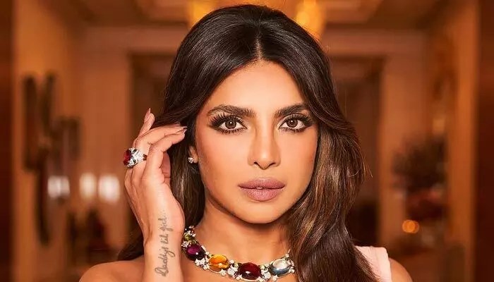 Priyanka Chopra: మహిళల వర్జినిటీ ఒక్క రాత్రితో పోతుంది.. బిగ్ షాక్ ఇచ్చిన ప్రియాంక చోప్రా.. పోస్ట్ వైరల్ Priyanka Chopra: మహిళల వర్జినిటీ ఒక్క రాత్రితో పోతుంది.. బిగ్ షాక్ ఇచ్చిన ప్రియాంక చోప్రా.. పోస్ట్ వైరల్