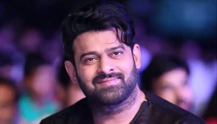 విజయ్ కోసమే హోంబలేలో మూడు సినిమాలు చేస్తున్నా.. నా ఫ్యామిలీ మెంబర్ అంటూ ప్రభాస్ కీలక వ్యాఖ్యలు విజయ్ కోసమే హోంబలేలో మూడు సినిమాలు చేస్తున్నా.. నా ఫ్యామిలీ మెంబర్ అంటూ ప్రభాస్ కీలక వ్యాఖ్యలు