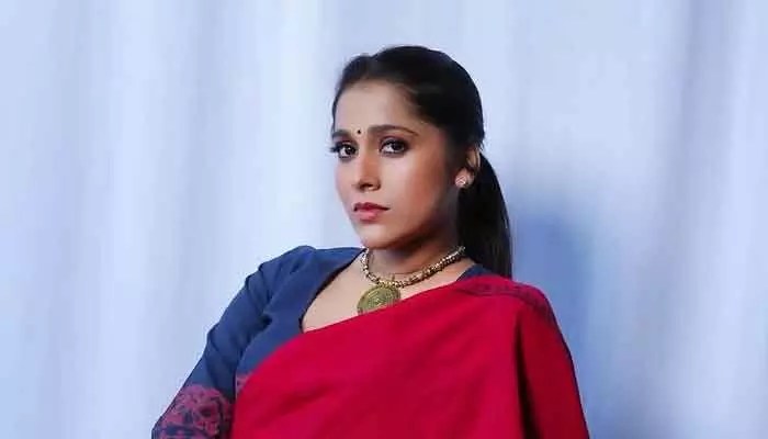 షాకింగ్: కుక్కలను రేప్ చేసి వ్యాపారమా? యాంకర్ రష్మి సంచలన ఆరోపణలు వైరల్! షాకింగ్: కుక్కలను రేప్ చేసి వ్యాపారమా? యాంకర్ రష్మి సంచలన ఆరోపణలు వైరల్!