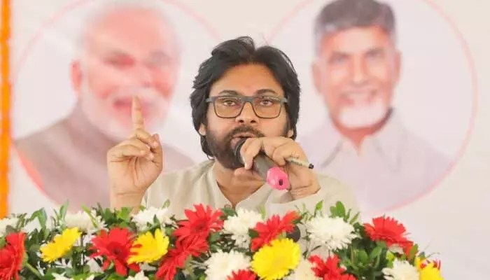 పవన్తో సినిమా నిర్మిస్తా: మాజీ మంత్రి షాకింగ్ ప్రకటన! టాలీవుడ్లో కొత్త చర్చ! పవన్తో సినిమా నిర్మిస్తా: మాజీ మంత్రి షాకింగ్ ప్రకటన! టాలీవుడ్లో కొత్త చర్చ!