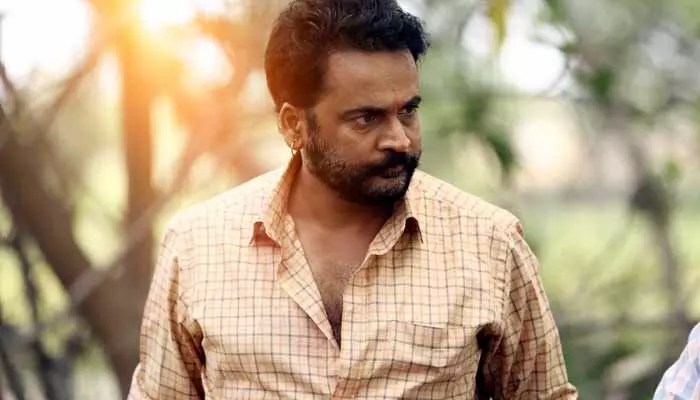 మహిళల దుస్తులపై శివాజీ కామెంట్స్... మహిళా కమిషన్ ఉక్కుపాదం! మహిళల దుస్తులపై శివాజీ కామెంట్స్... మహిళా కమిషన్ ఉక్కుపాదం!