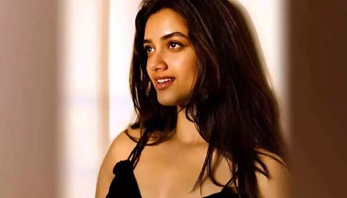 Bhagyashree Borse: ఆ సినిమాలో హీరోయిన్గా భాగ్యశ్రీ బోర్సే ఫిక్స్.. ఇన్స్టా పోస్ట్తో క్లారిటీ ఇచ్చిన బ్యూటీ Bhagyashree Borse: ఆ సినిమాలో హీరోయిన్గా భాగ్యశ్రీ బోర్సే ఫిక్స్.. ఇన్స్టా పోస్ట్తో క్లారిటీ ఇచ్చిన బ్యూటీ