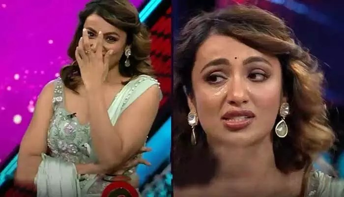 నాకు పదేళ్ల వయసులోనే మా అమ్మ చనిపోయింది.. నాన్న పట్టించుకోలేదు.. కన్నీళ్లు పెట్టిస్తున్న నటి కామెంట్స్ నాకు పదేళ్ల వయసులోనే మా అమ్మ చనిపోయింది.. నాన్న పట్టించుకోలేదు.. కన్నీళ్లు పెట్టిస్తున్న నటి కామెంట్స్