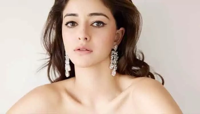 Ananya Panday: బాడీ షేమింగ్పై నోరు విప్పిన అనన్య పాండే.. నా శరీరంతో నేను నిజంగా సంతోషంగా లేనంటూ షాకింగ్ కామెంట్స్ Ananya Panday: బాడీ షేమింగ్పై నోరు విప్పిన అనన్య పాండే.. నా శరీరంతో నేను నిజంగా సంతోషంగా లేనంటూ షాకింగ్ కామెంట్స్