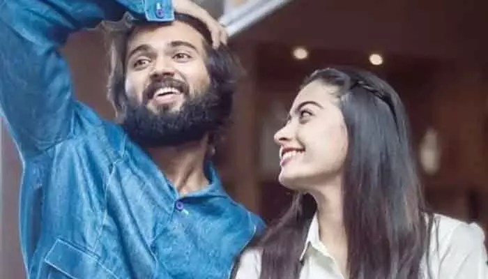 విజయ్ దేవరకొండతో ప్రేమ.. మొత్తానికి ఓపెన్గానే ఒప్పుకున్న రష్మిక.. కుబేర ప్రీరిలీజ్ ఫంక్షన్లో ఇదే హైలెట్(వీడియో) విజయ్ దేవరకొండతో ప్రేమ.. మొత్తానికి ఓపెన్గానే ఒప్పుకున్న రష్మిక.. కుబేర ప్రీరిలీజ్ ఫంక్షన్లో ఇదే హైలెట్(వీడియో)