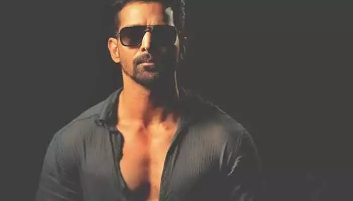 పాకిస్థాన్పై భారత్ దాడిని తీవ్రంగా ఖండించిన హీరోయిన్.. గట్టిన ఇచ్చిపడేసిన హీరో పాకిస్థాన్పై భారత్ దాడిని తీవ్రంగా ఖండించిన హీరోయిన్.. గట్టిన ఇచ్చిపడేసిన హీరో