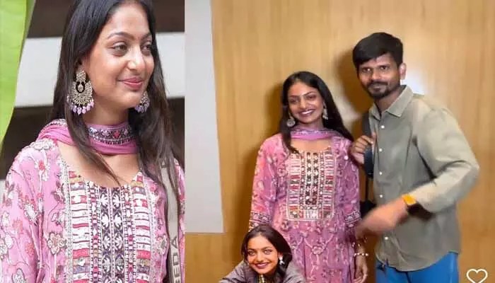 మళ్లీ సోషల్ మీడియాలో ప్రత్యక్షమైన మోనాలిసా.. వైరల్ అవుతోన్న వీడియో మళ్లీ సోషల్ మీడియాలో ప్రత్యక్షమైన మోనాలిసా.. వైరల్ అవుతోన్న వీడియో