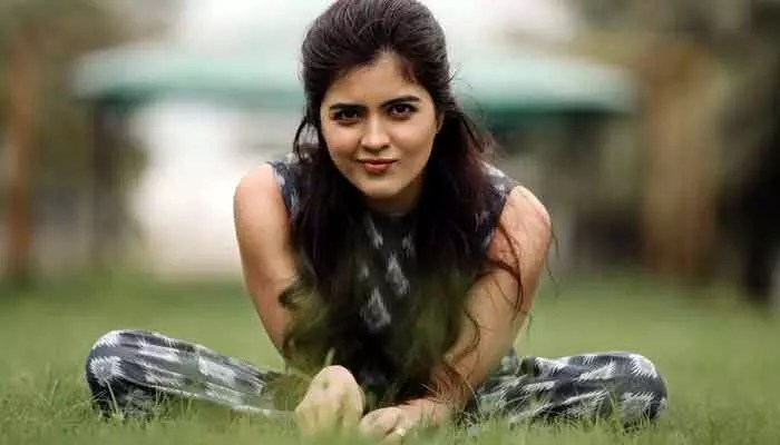 Amritha Aiyer: సైలెంట్ అయిపోయిన ‘హనుమాన్’ హీరోయిన్.. Amritha Aiyer: సైలెంట్ అయిపోయిన ‘హనుమాన్’ హీరోయిన్..