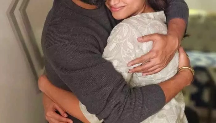 శ్రీనిధి శెట్టి, నాని క్యూట్ ఫోటోలు వైరల్; పర్ఫెక్ట్ జోడి అంటూ కామెంట్స్ శ్రీనిధి శెట్టి, నాని క్యూట్ ఫోటోలు వైరల్; పర్ఫెక్ట్ జోడి అంటూ కామెంట్స్