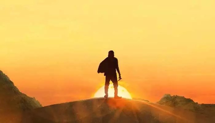 ధర్మ యుద్ధం త్వరలో పెద్ద స్క్రీన్లపై విడుదల కానుంది.. క్యూరియాసిటీ పెంచుతున్న పోస్టర్ ధర్మ యుద్ధం త్వరలో పెద్ద స్క్రీన్లపై విడుదల కానుంది.. క్యూరియాసిటీ పెంచుతున్న పోస్టర్