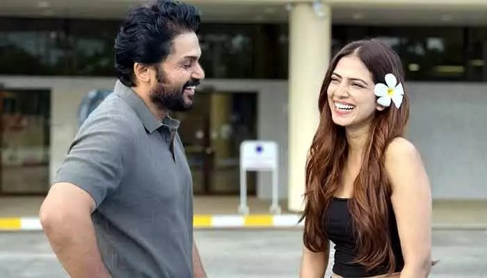 మాళవిక మోహనన్: నేను ఇంతకు ముందు చేసిన దానికంటే ఇది ప్రత్యేకమైనది.. మాళవిక మోహనన్ కామెంట్స్ మాళవిక మోహనన్: నేను ఇంతకు ముందు చేసిన దానికంటే ఇది ప్రత్యేకమైనది.. మాళవిక మోహనన్ కామెంట్స్