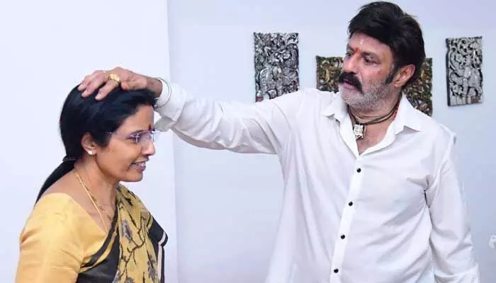 బాలయ్య పుట్టిన రోజు వేళ.. సోదరి భువనేశ్వరి ఆసక్తికర ట్వీట్ బాలయ్య పుట్టిన రోజు వేళ.. సోదరి భువనేశ్వరి ఆసక్తికర ట్వీట్