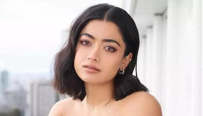 అలాంటి పోస్ట్ పెట్టి చిక్కుల్లో పడిన రష్మిక మందన్న.. అక్కడ ‘కుబేర’ సినిమా బ్యాన్ చేయనున్నారా? అలాంటి పోస్ట్ పెట్టి చిక్కుల్లో పడిన రష్మిక మందన్న.. అక్కడ ‘కుబేర’ సినిమా బ్యాన్ చేయనున్నారా?