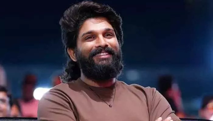 Allu Arjun: మలయాళ సెన్సేషనల్ డైరెక్టర్తో ఐకాన్ స్టార్ భారీ ప్రాజెక్ట్.. అంచనాలను డబుల్ చేస్తున్న ట్వీట్ Allu Arjun: మలయాళ సెన్సేషనల్ డైరెక్టర్తో ఐకాన్ స్టార్ భారీ ప్రాజెక్ట్.. అంచనాలను డబుల్ చేస్తున్న ట్వీట్