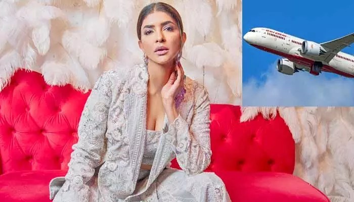 Manchu Lakshmi: ఎయిరిండియా ఫ్లైట్లో వెళ్లిన మాట వాస్తమే.. దేవుడి దయవల్ల బతికిపోయామంటూ మంచు లక్ష్మి ఎమోషనల్ ట్వీట్ Manchu Lakshmi: ఎయిరిండియా ఫ్లైట్లో వెళ్లిన మాట వాస్తమే.. దేవుడి దయవల్ల బతికిపోయామంటూ మంచు లక్ష్మి ఎమోషనల్ ట్వీట్
