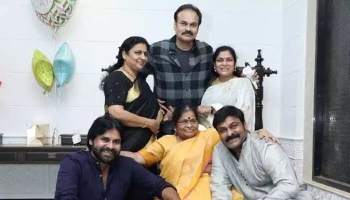 Nagababu: అంజనమ్మ అస్వస్థతకు గురవడంపై స్పందించిన నాగబాబు.. ఆమె ఆరోగ్య పరిస్థితి ఎలా ఉందంటే? (ట్వీట్) Nagababu: అంజనమ్మ అస్వస్థతకు గురవడంపై స్పందించిన నాగబాబు.. ఆమె ఆరోగ్య పరిస్థితి ఎలా ఉందంటే? (ట్వీట్)